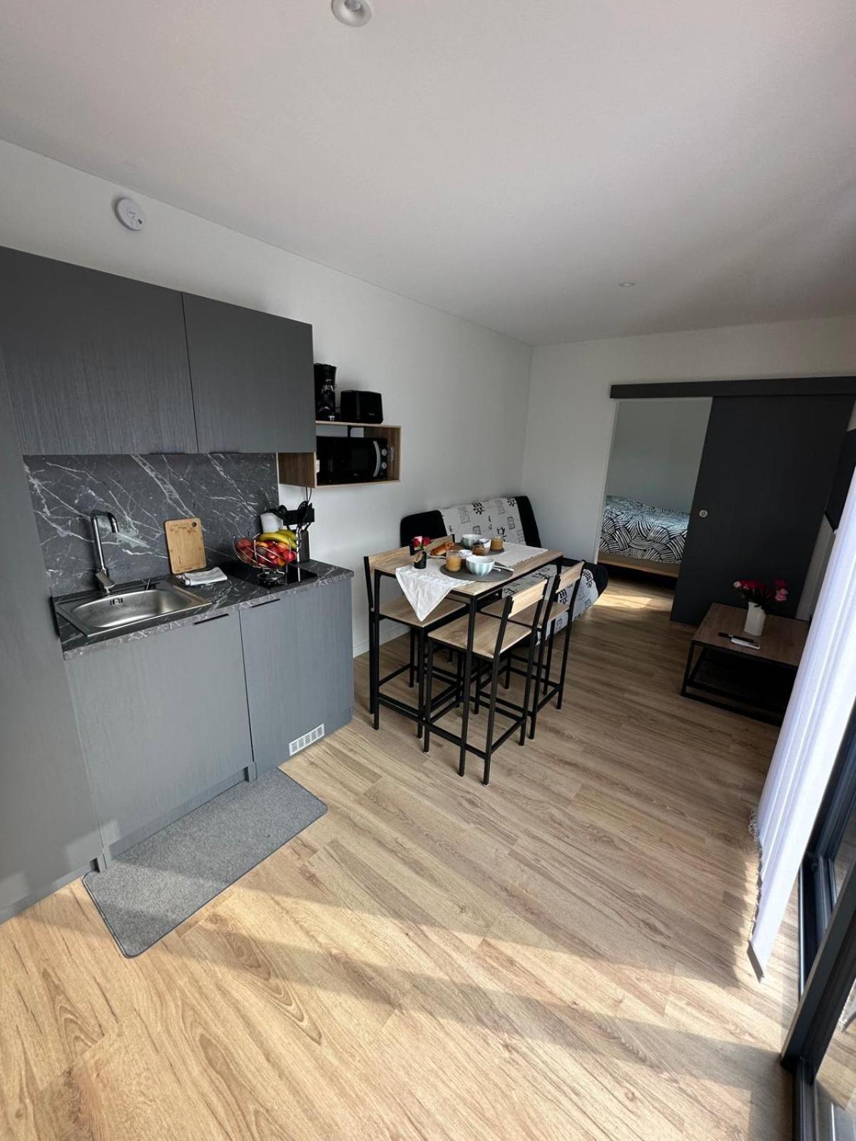 Velennes  Cottage Bungalow Le St Vel' מראה חיצוני תמונה